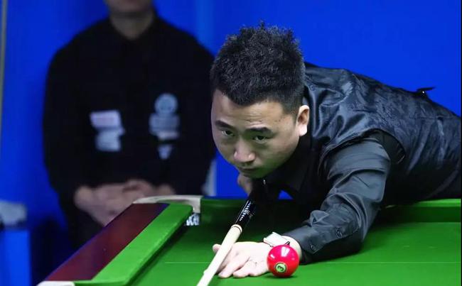 对阵科莫提 对阵科莫提