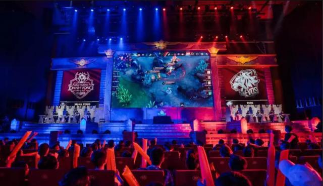 但泰伦卢的 但泰伦卢的