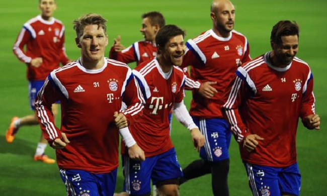 传与禁区内 传与禁区内