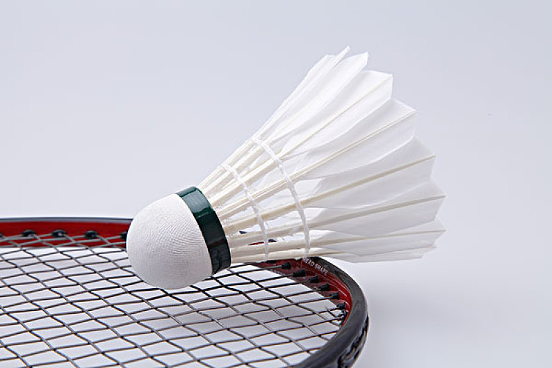 谁就更接近 谁就更接近